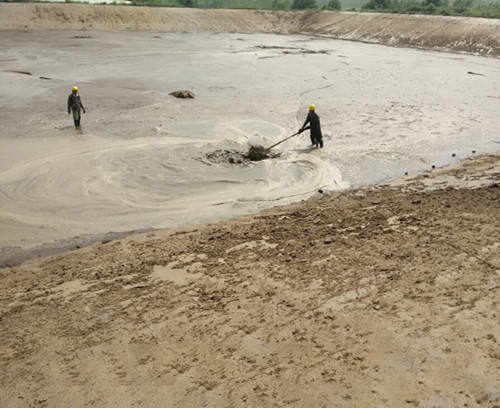 吐鲁番污水池清理